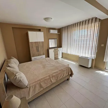 Valemar Apartment *
